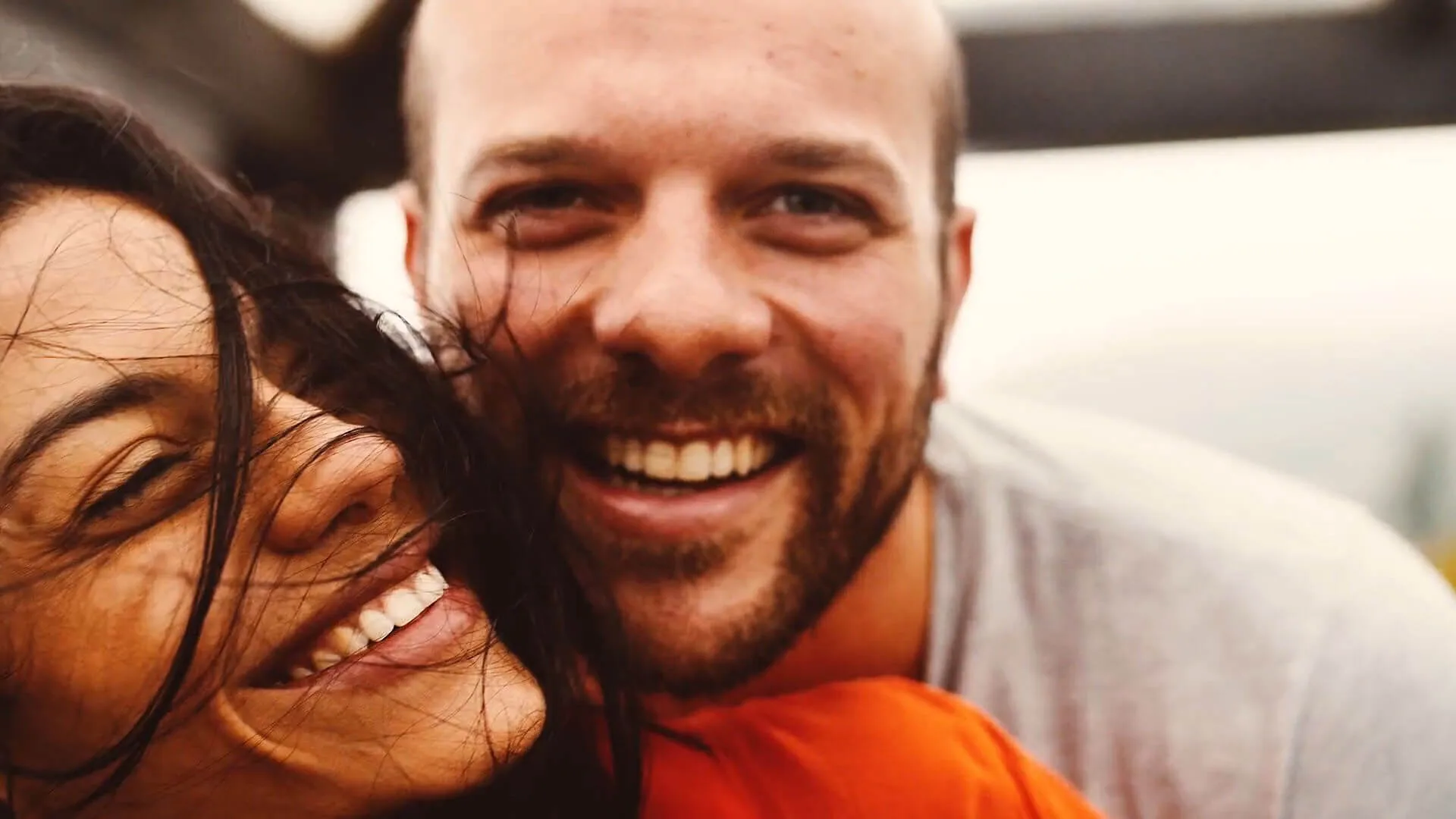 Laura-Paulo-Trailer-HD.mp4.00_05_23_10.Still013